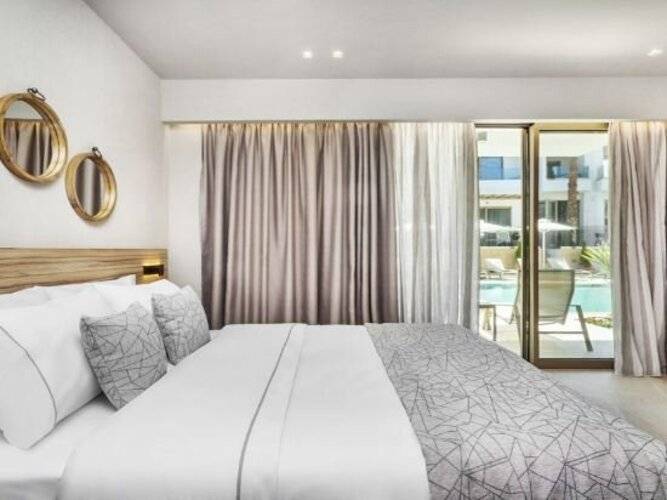 Pefki Deluxe Residences