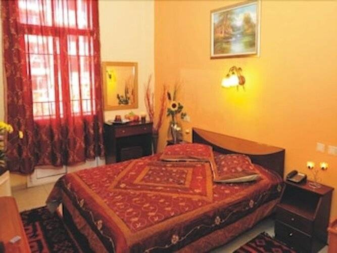 Alexandria Hotel