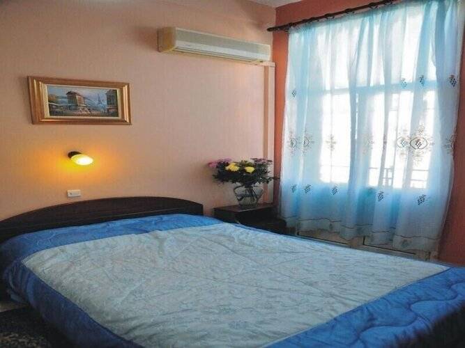 Alexandria Hotel