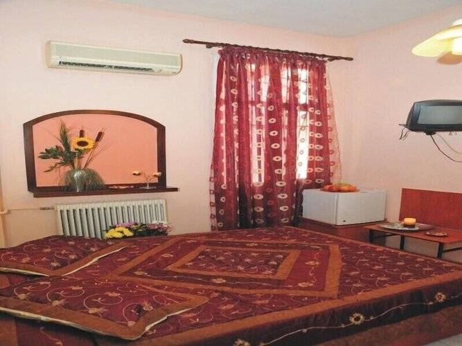 Alexandria Hotel