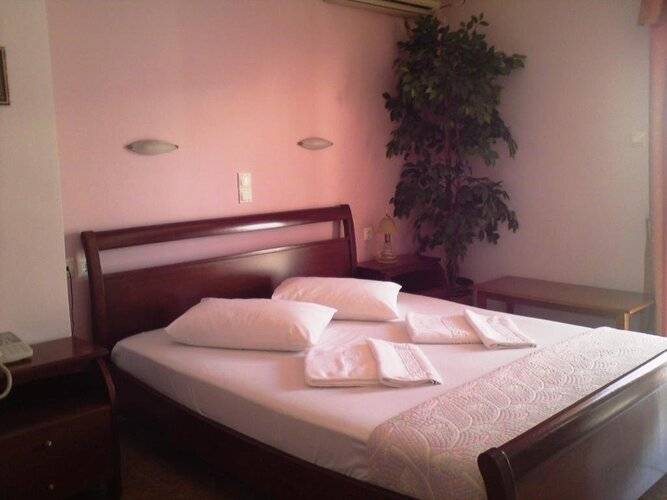 Faros 2 Hotel