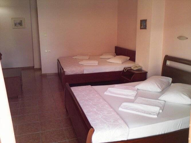 Faros 2 Hotel
