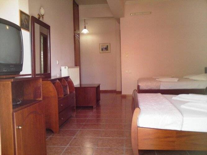 Faros 2 Hotel