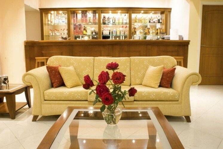 Hiona Holiday Hotel