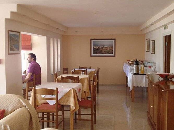 Hiona Holiday Hotel