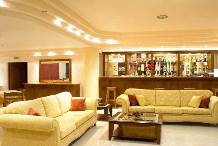 Hiona Holiday Hotel