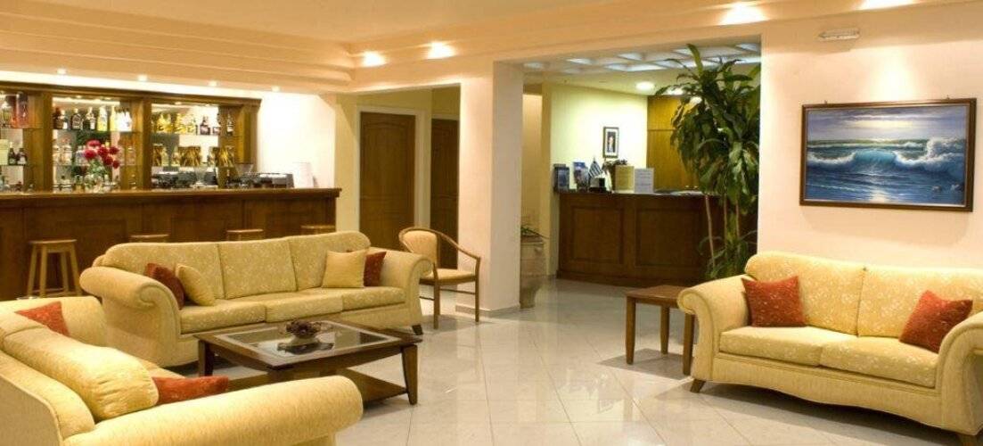 Hiona Holiday Hotel