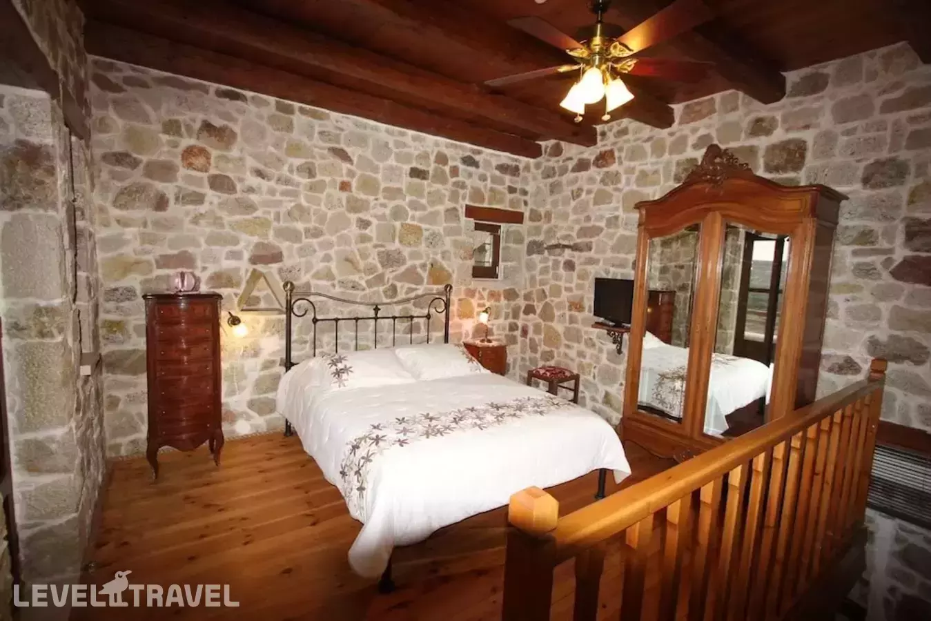 Lithos Traditional Houses