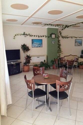 Nora Hotel