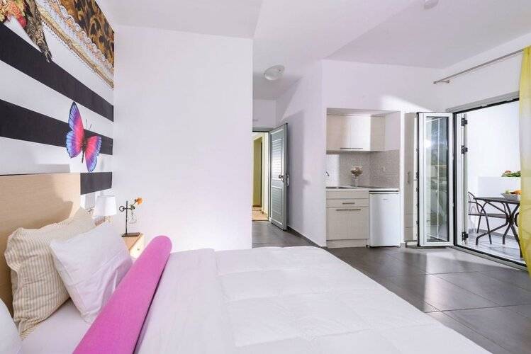 Angela Studios & Apartments