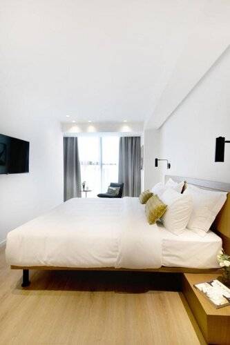 Noa Hotel
