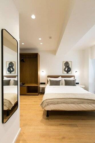 Noa Hotel