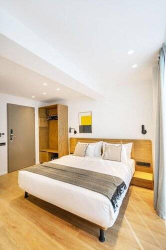Noa Hotel