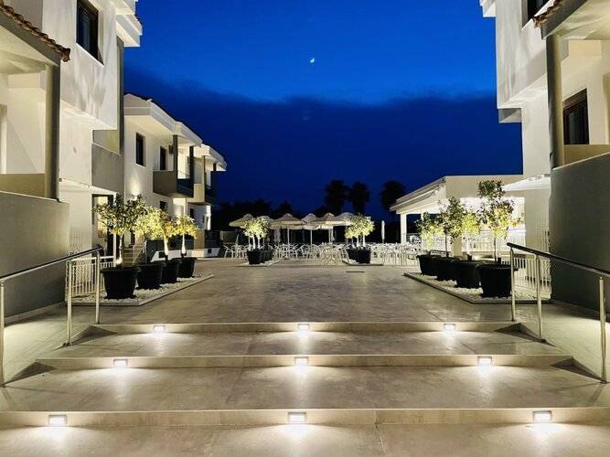 Acrotel Lily Ann Village