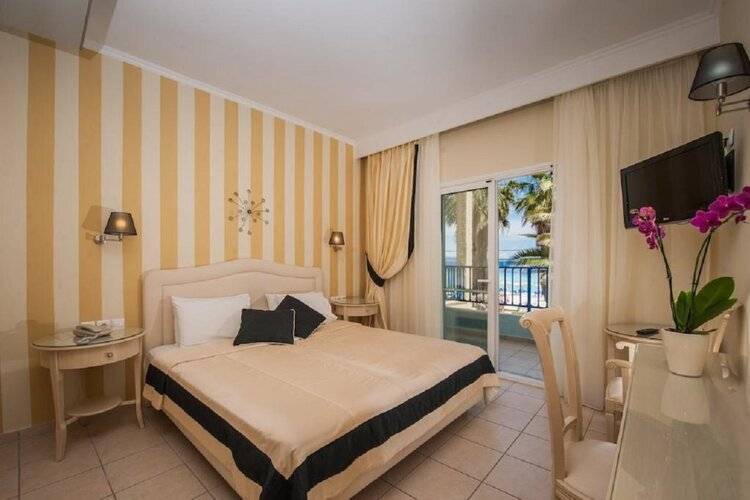 Antigoni Beach Resort