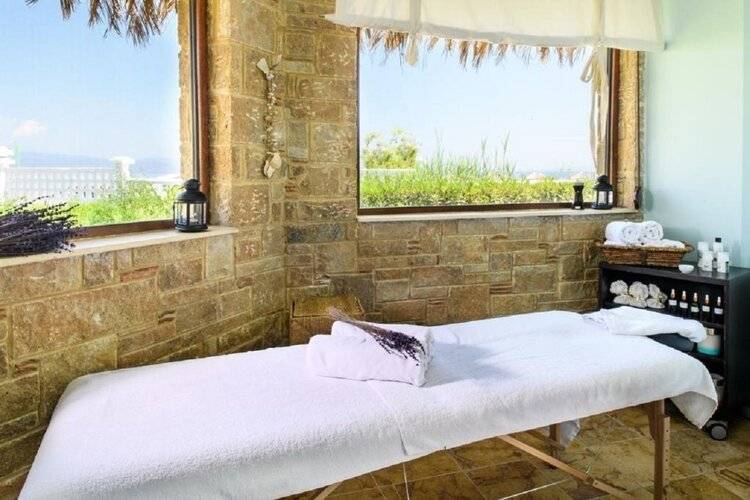 Antigoni Beach Resort