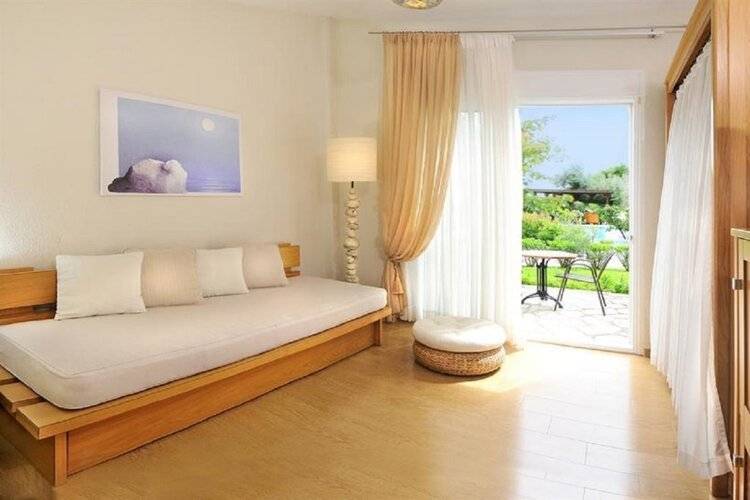 Antigoni Beach Resort