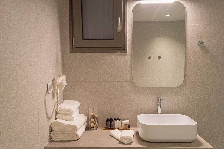 Eco Green Residences & Suites