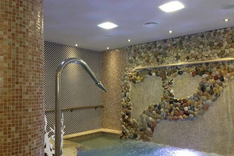 Lagomandra Beach Hotel