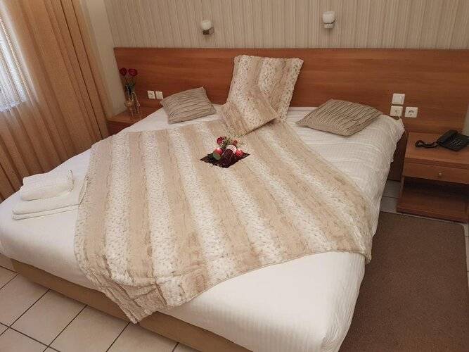 Ideal Hotel