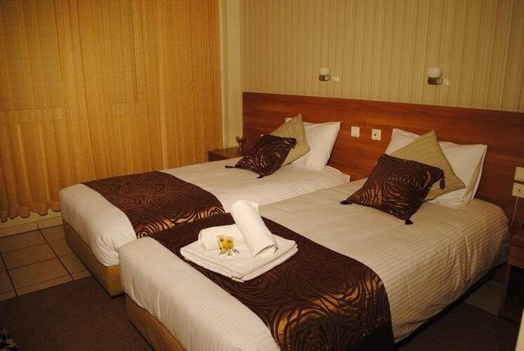 Ideal Hotel