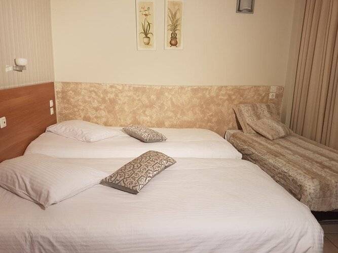 Ideal Hotel