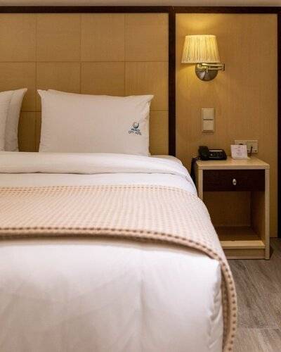 Piraeus City Hotel