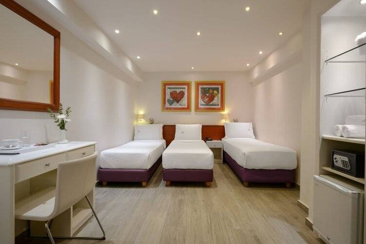 Piraeus City Hotel