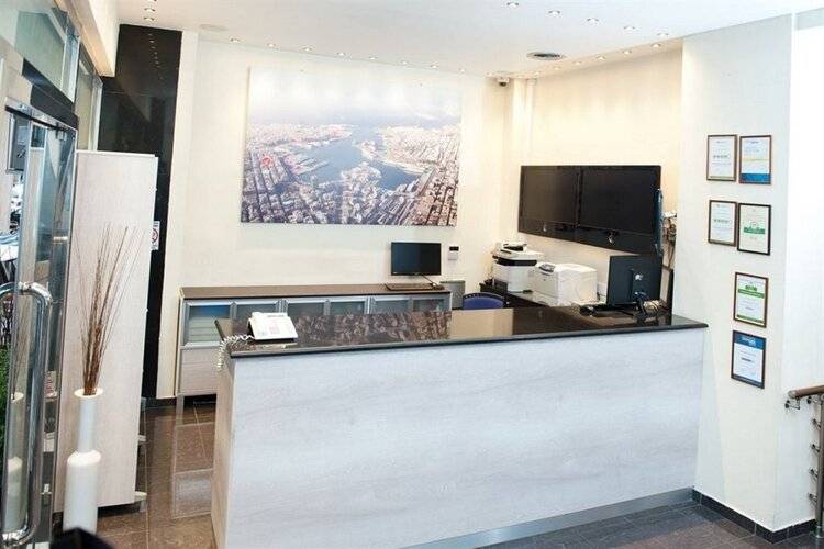 Piraeus City Hotel