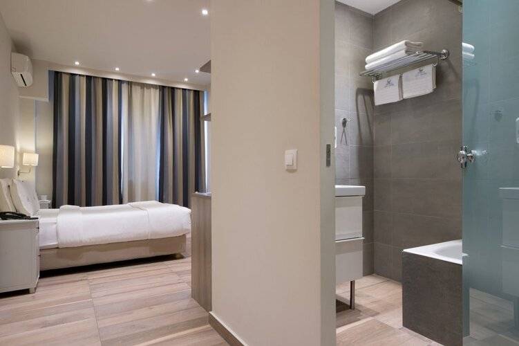 Piraeus City Hotel