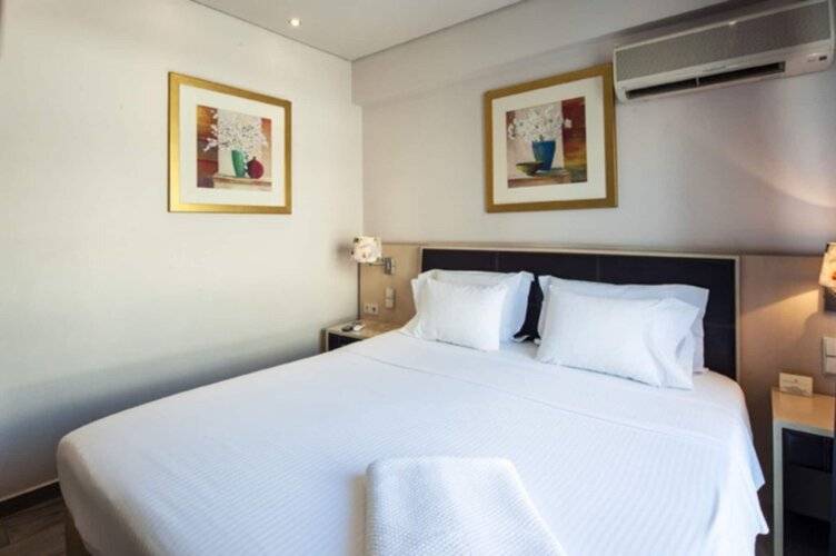 Piraeus City Hotel