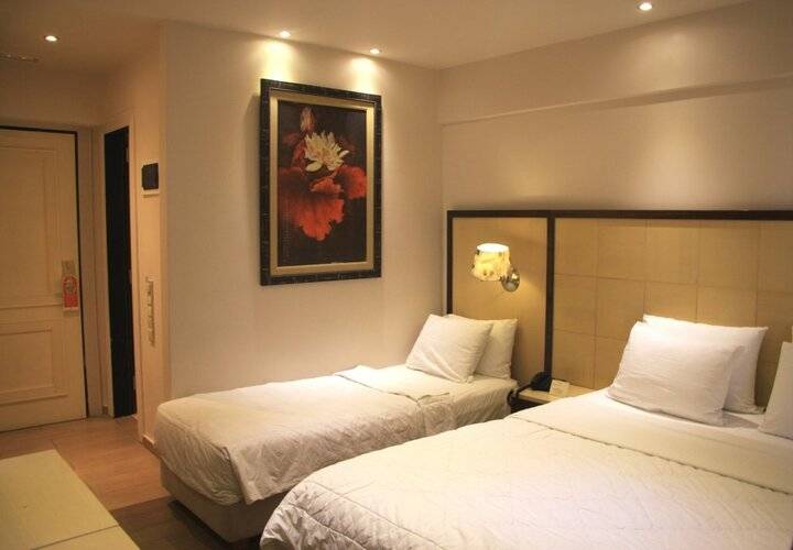 Piraeus City Hotel