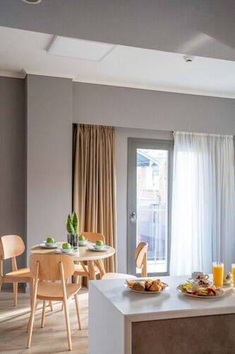 Chroma Fashion Rooms & Apartments