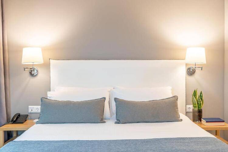 Chroma Fashion Rooms & Apartments