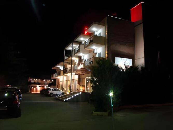 Maison Hotel