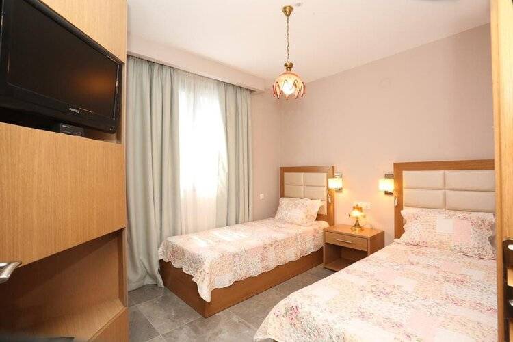 Dionysos Hotel & Suites