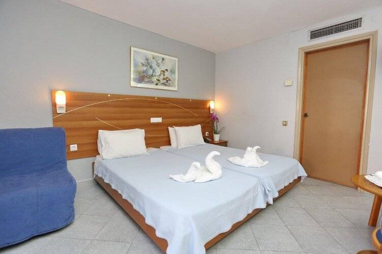 Dionysos Hotel & Suites