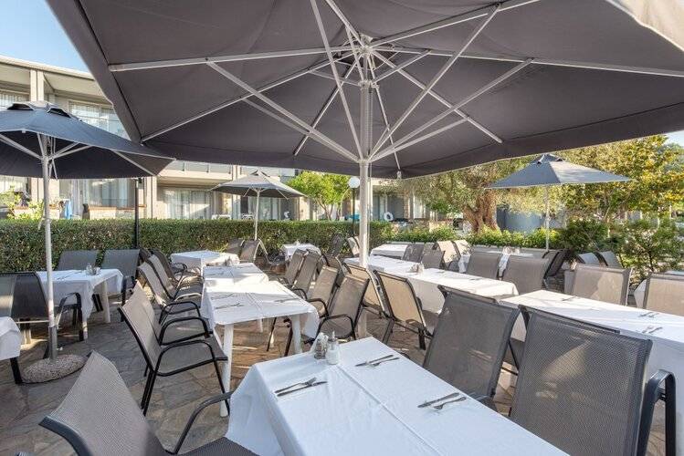 Dionysos Hotel & Suites