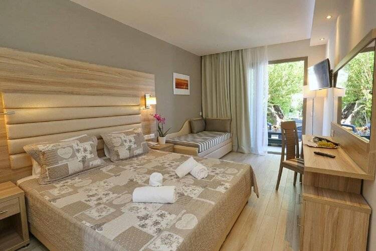 Dionysos Hotel & Suites