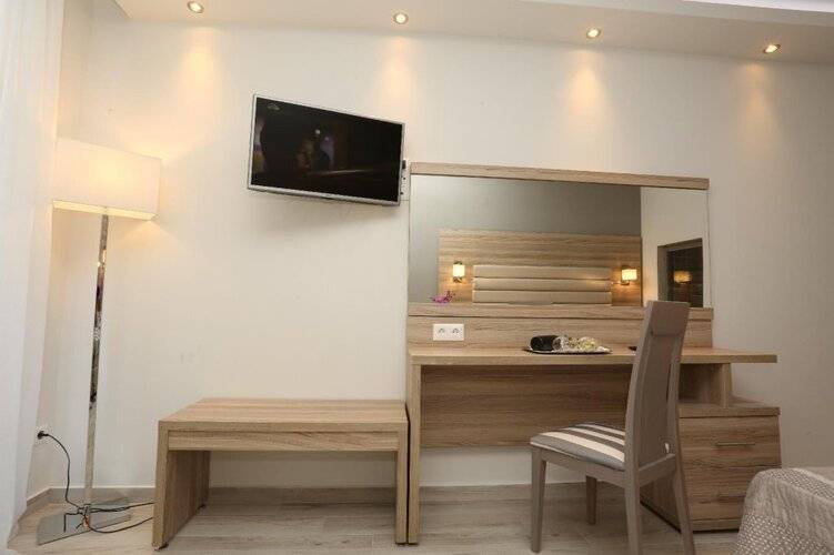 Dionysos Hotel & Suites