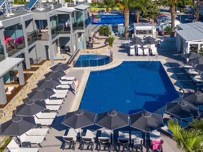 Dionysos Hotel & Suites