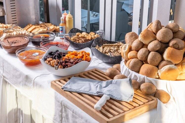 Dionysos Hotel & Suites