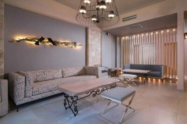 Neikos Mediterraneo Luxury Suites