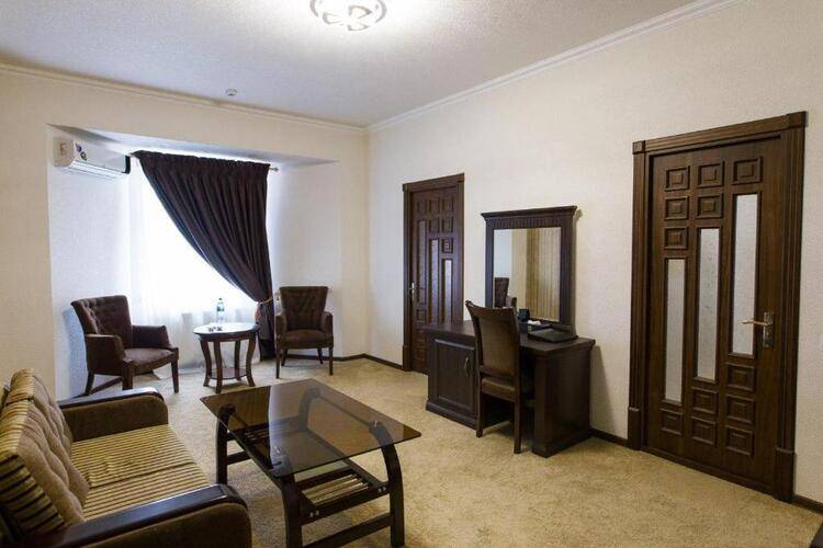 Alexandr Hotel