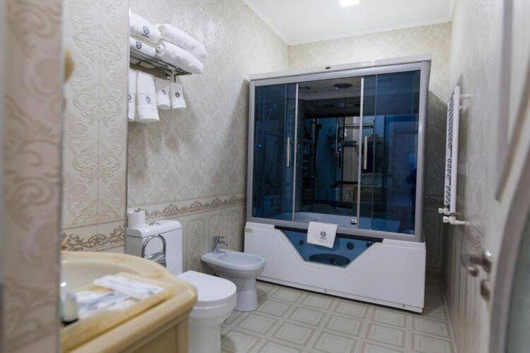 Alexandr Hotel