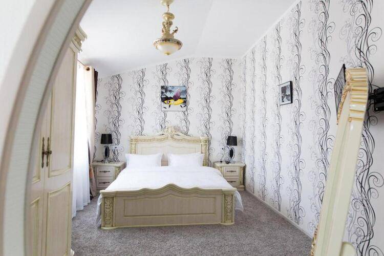 Alexandr Hotel