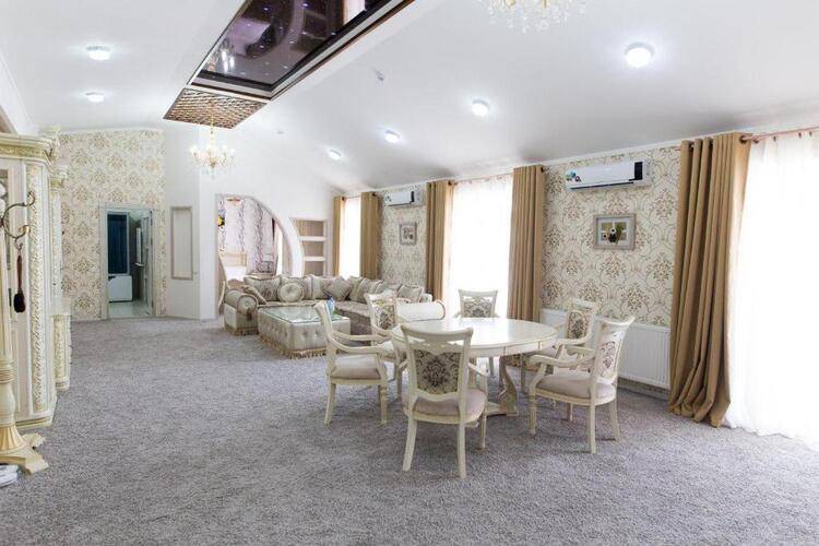 Alexandr Hotel