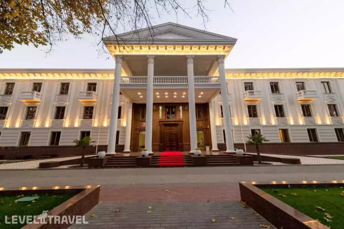 Zarafshon Parkside Hotel