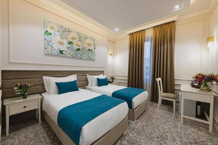 Zarafshon Parkside Hotel