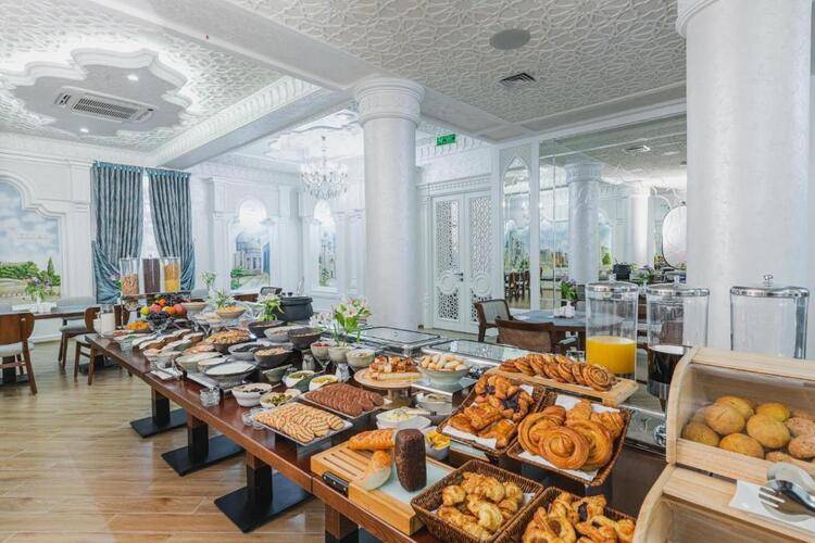 Zarafshon Parkside Hotel